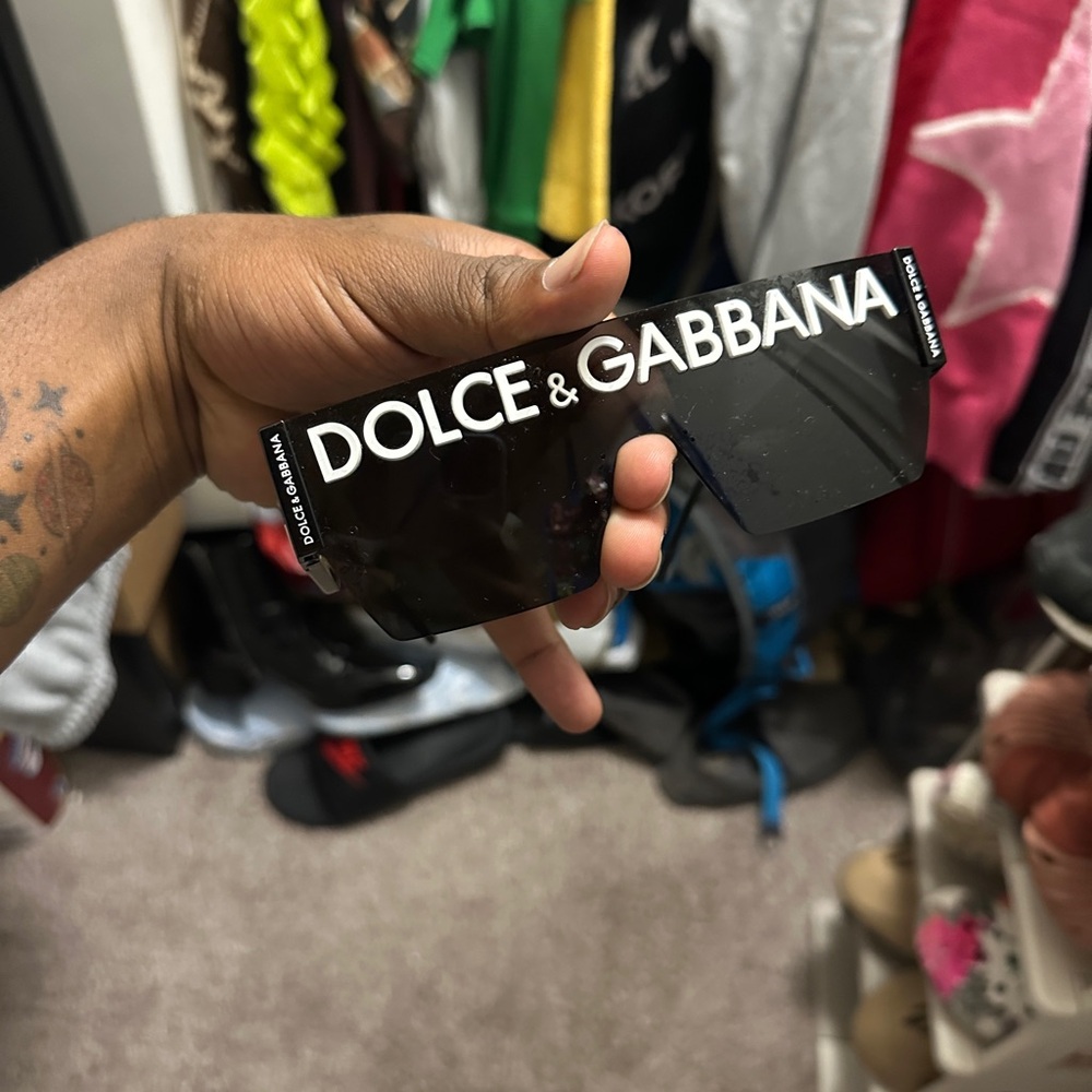 DOLCE&GABBANA Sunglasses . EXCELLENTT CONDITION UNISEX!